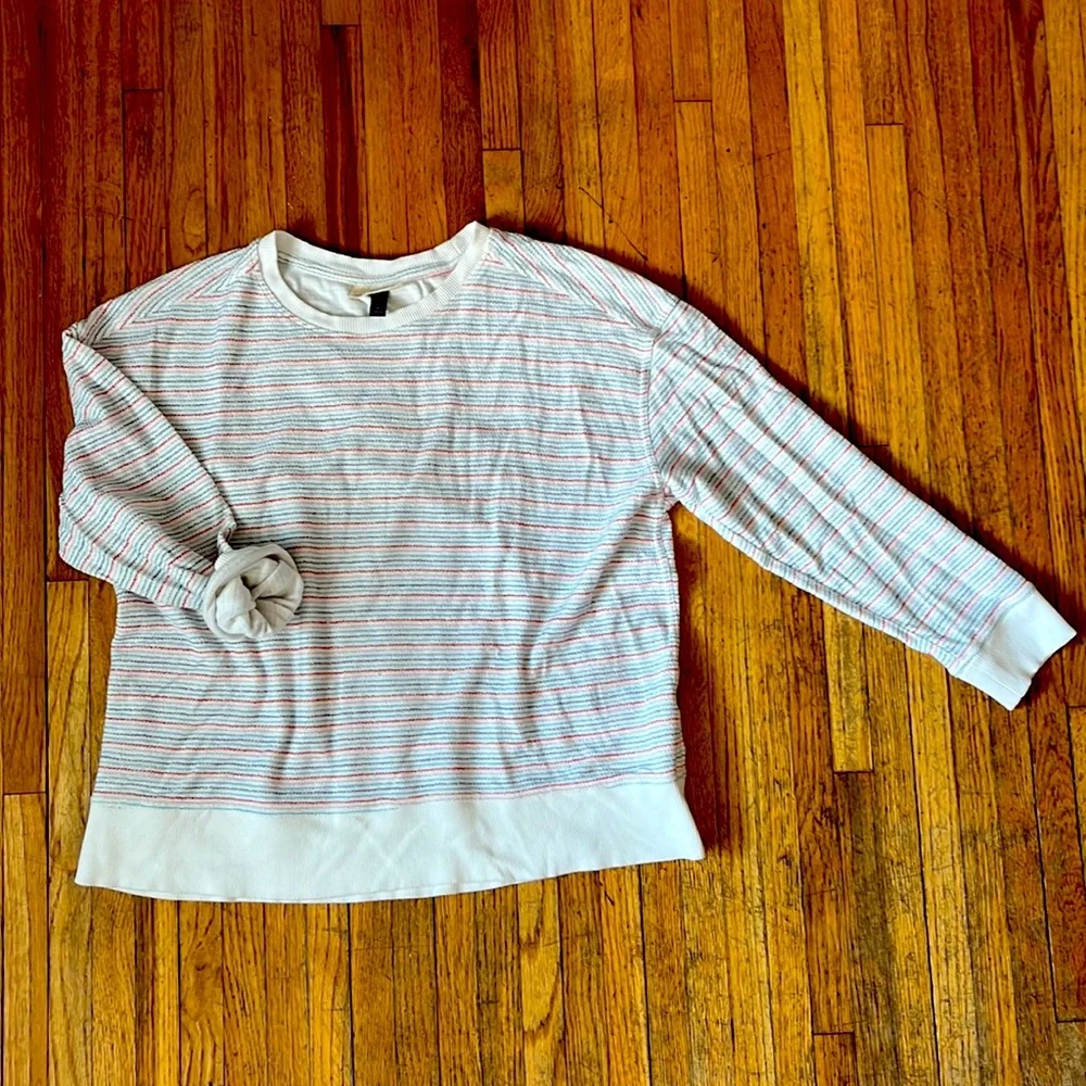 Universal Thread Sweater - Picture 1 of 2
